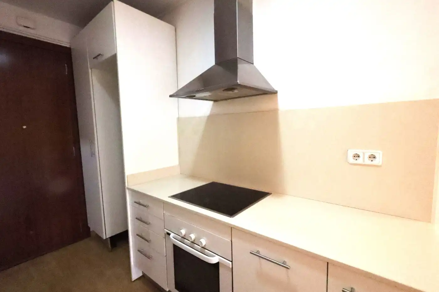 Cocina de Piso en venta en Barcelona con Balcón