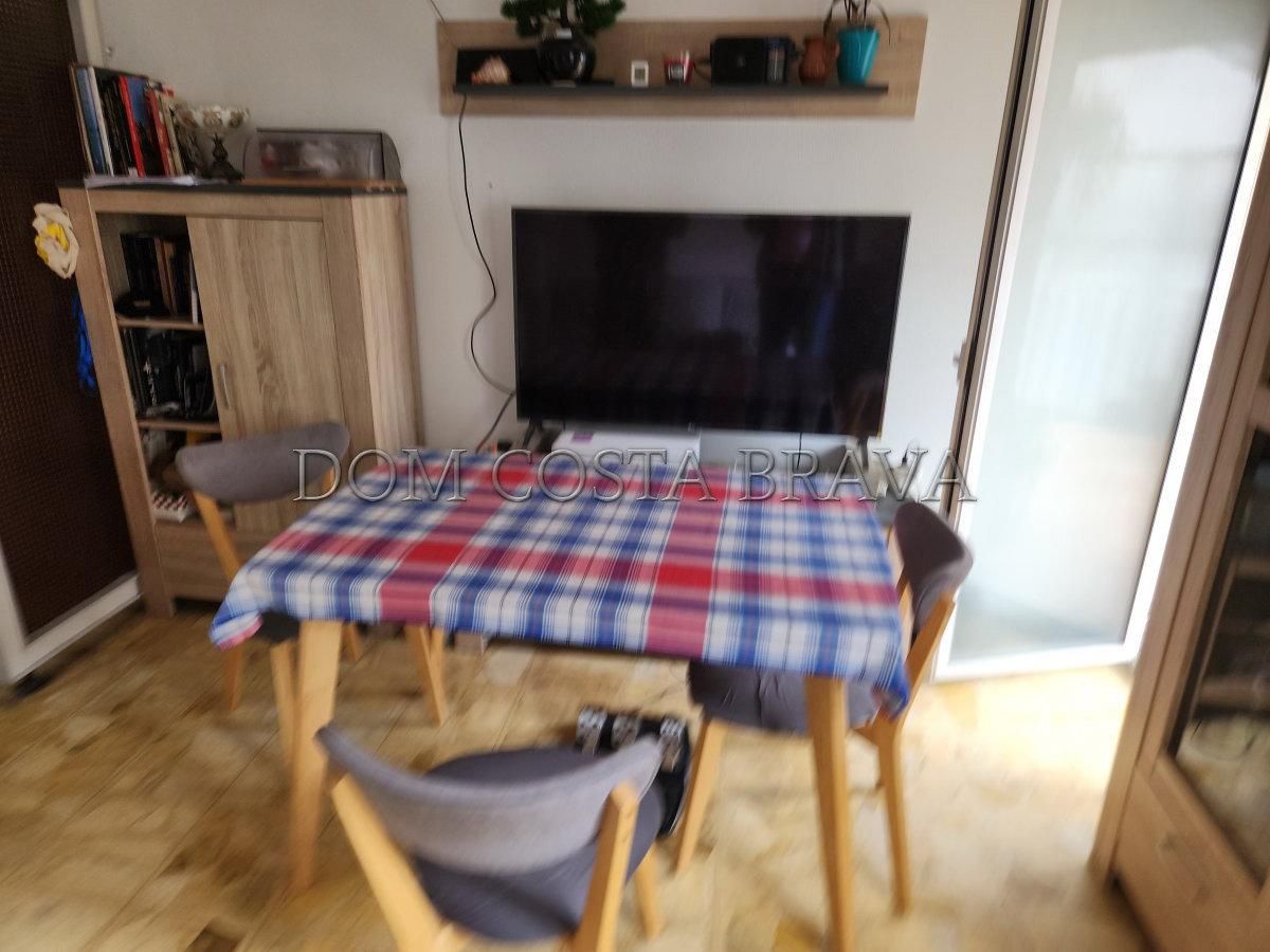 Menjador de Casa adosada en venda en Olot amb Calefacció