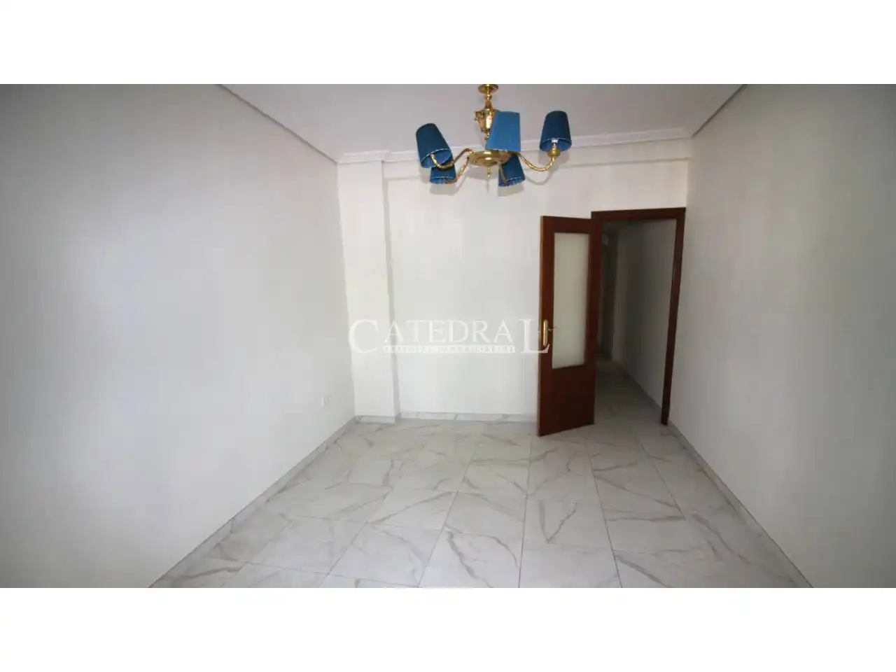 Bedroom of Flat for rent in Sevilla  with Air Conditioner and Balcony