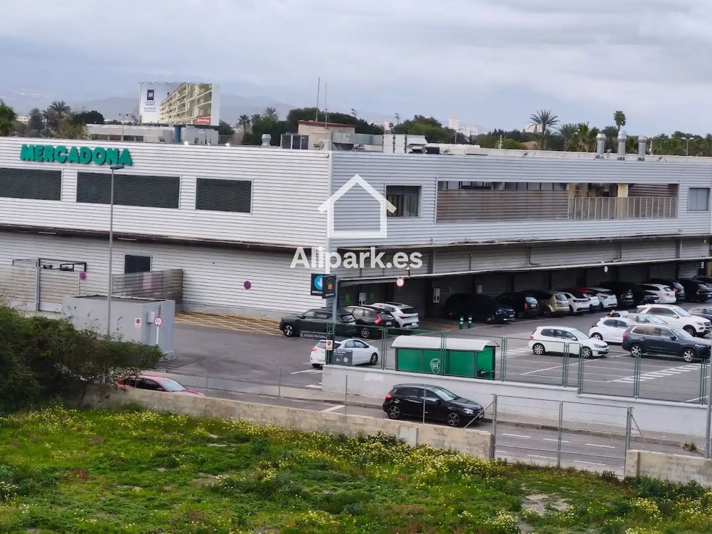 Vista exterior de Pis en venda en Alicante / Alacant amb Terrassa i Moblat