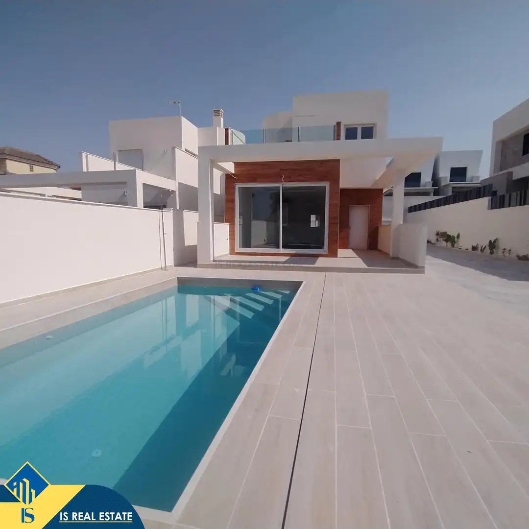 Chalet con jardín en venta en Nueva Torrevieja - Aguas Nuevas, imagen 2