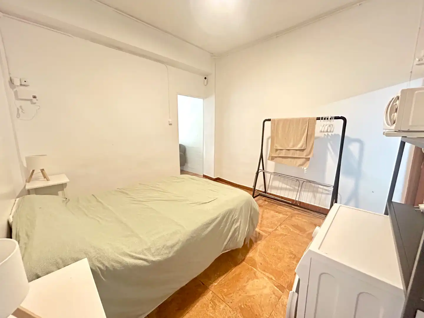 Habitación de Local en venta en Valencia