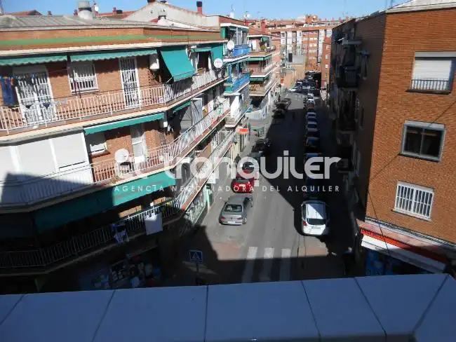Außenansicht von Wohnung zum Verkauf in Madrid mit Klimaanlage, Abstellraum und Möbliert