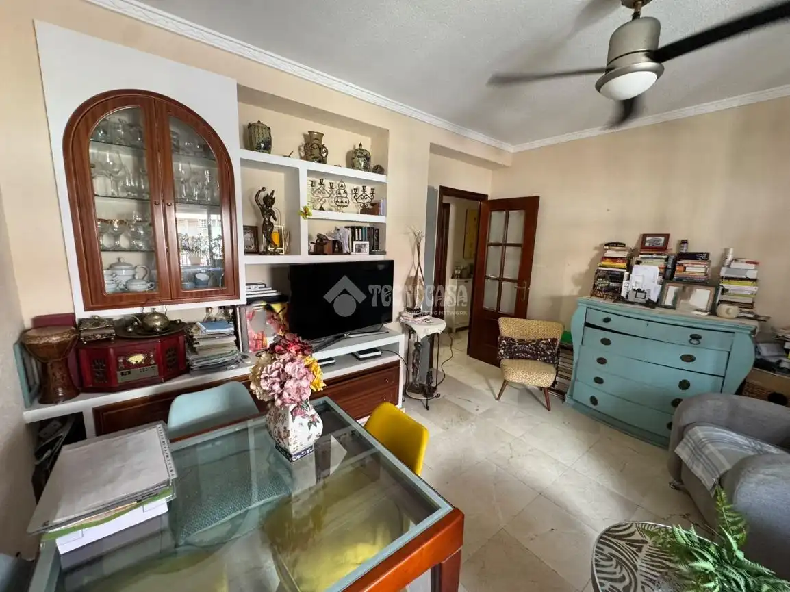 Sala d'estar de Pis en venda en Isla Chica