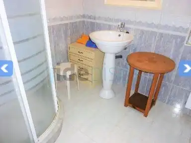 Baño de Piso de alquiler en Santander con Calefacción, Terraza y Amueblado