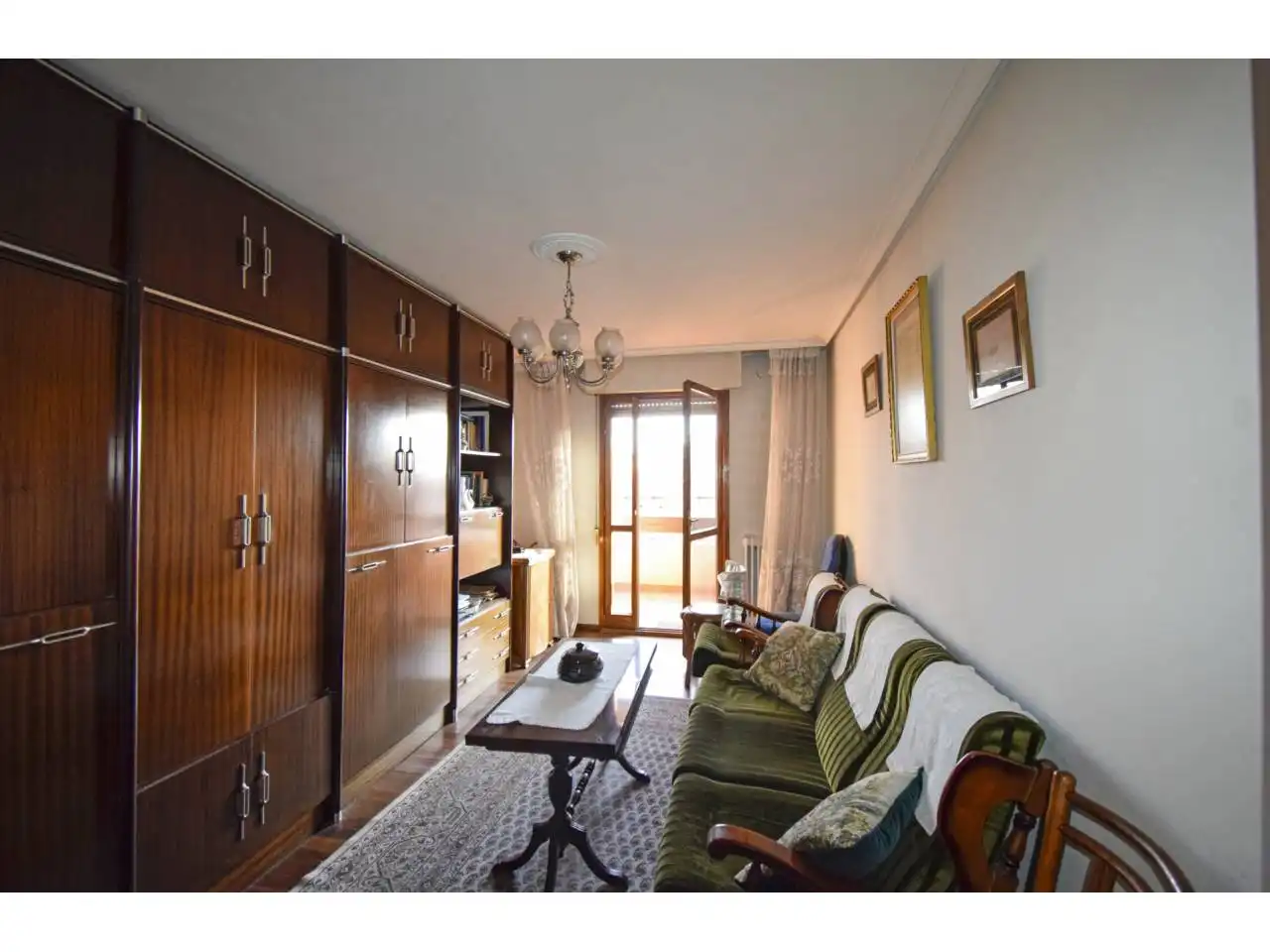 Sala de estar de Piso en venta en León Capital  con Calefacción, Parquet y Terraza