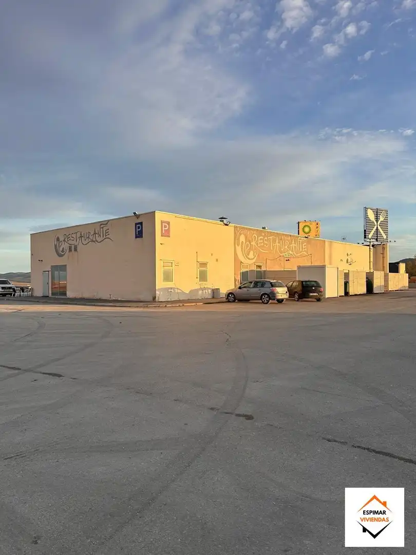 Vista exterior de Nave industrial en venta en Ademuz