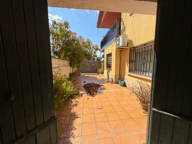 Vista exterior de Casa adosada en venta en Premià de Mar con Aire acondicionado, Calefacción y Jardín privado