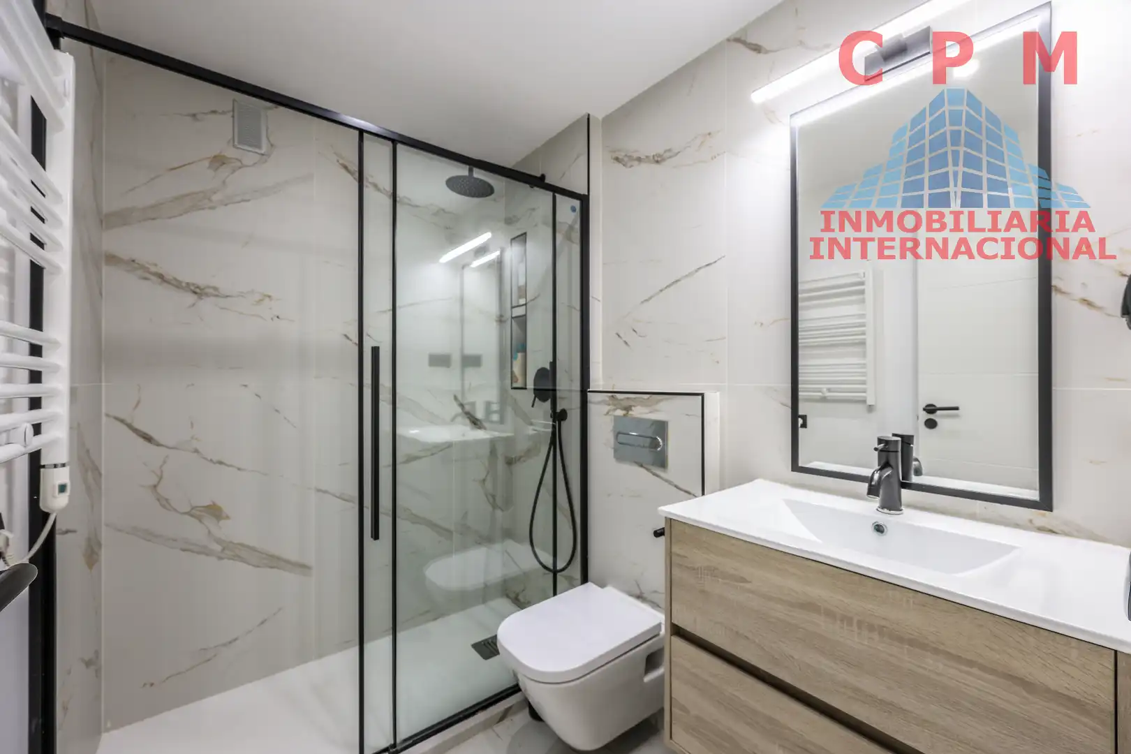 Bathroom of Flat for rent in Madrid  with Air Conditioner, Parquet flooring and Furnished