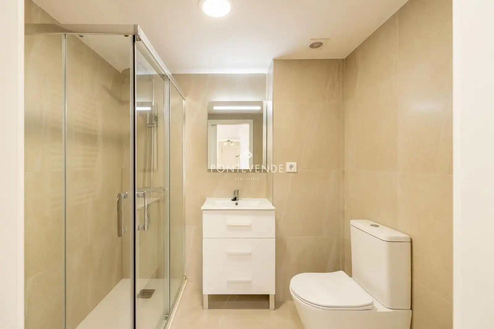 Badezimmer von Wohnung zum Verkauf in Vigo  mit Heizung