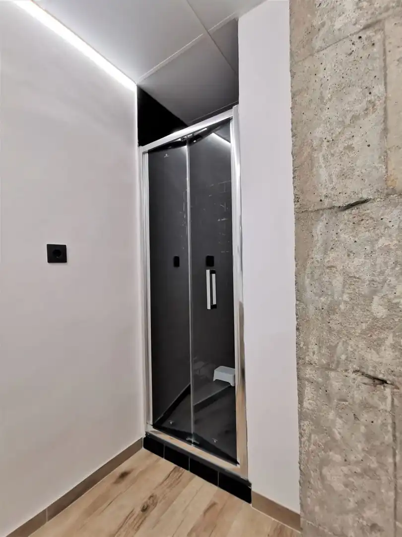 Badezimmer von Wohnungen zur Miete in Madrid mit Klimaanlage