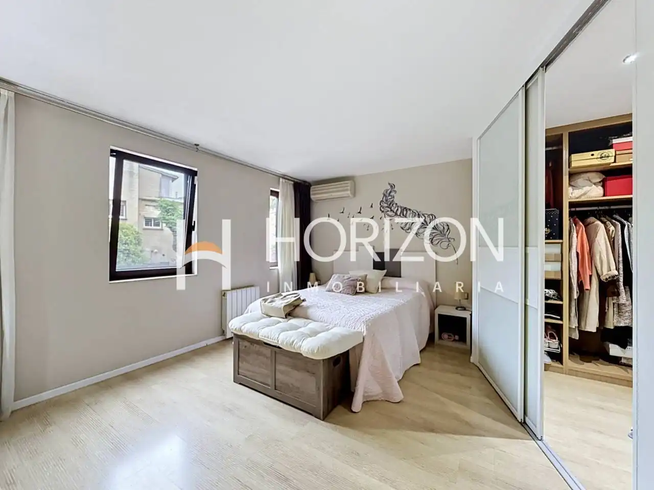 Bedroom of Detached homes for sale in Barcelona  with Air Conditioner, Heating and Private garden
