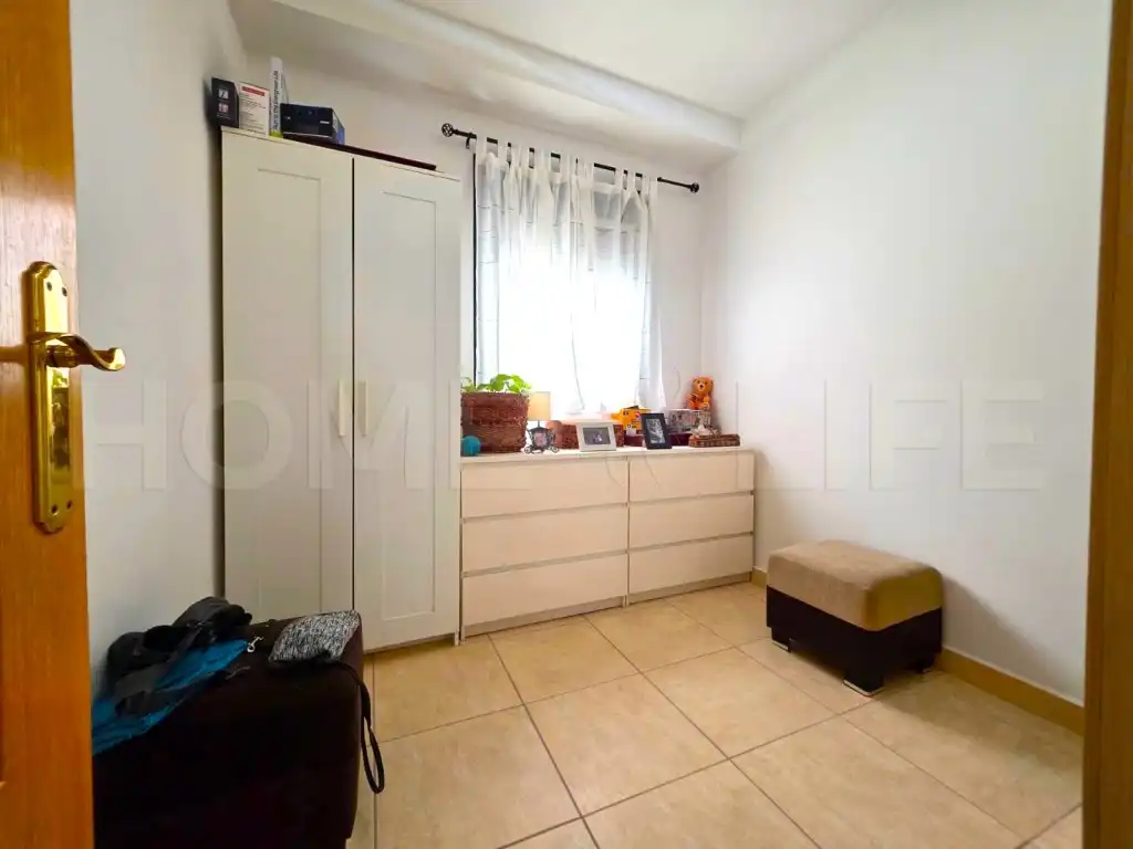 Habitación de Apartamento en venta en Torremolinos con Aire acondicionado y Amueblado
