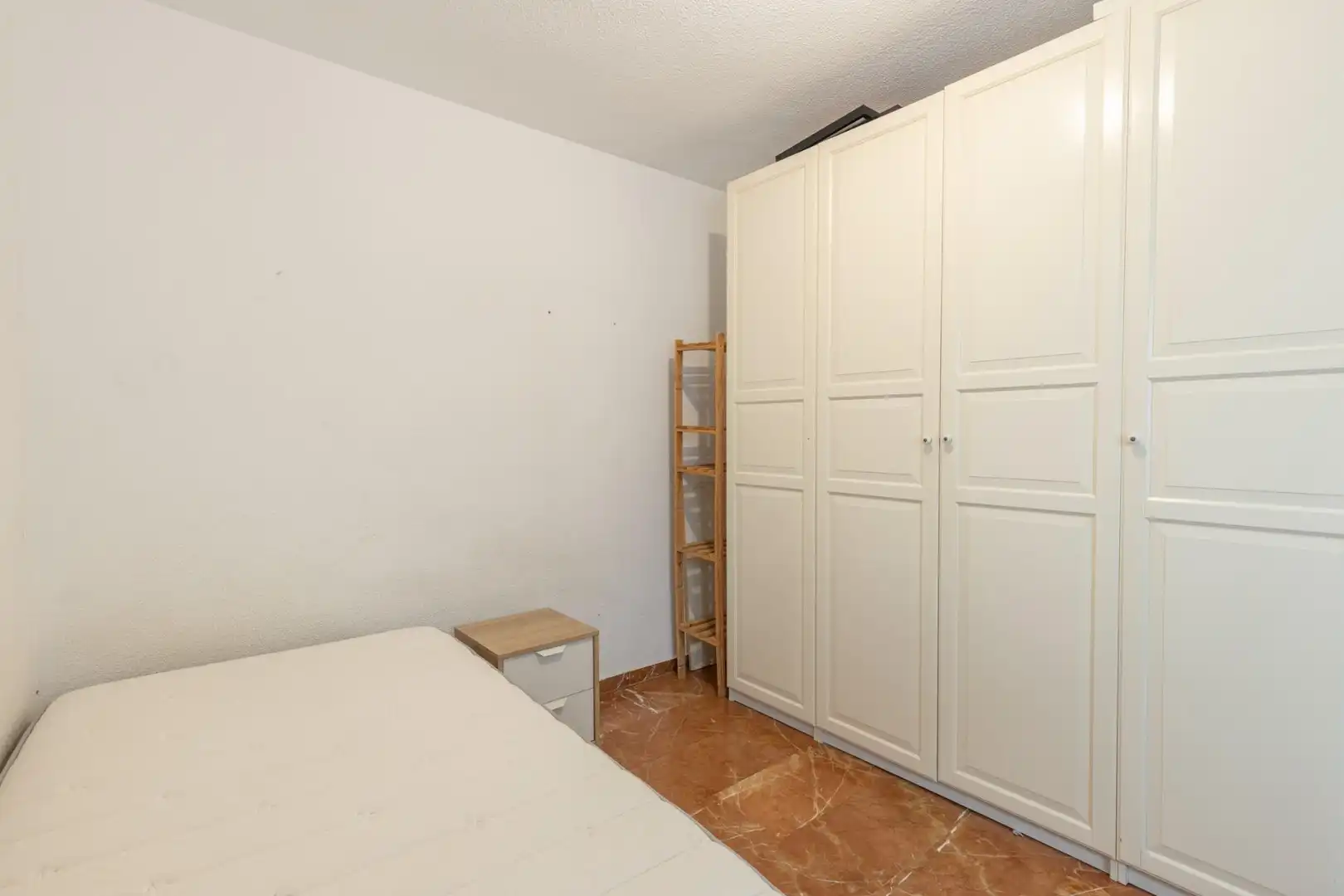 Bedroom of Flat for sale in Granada