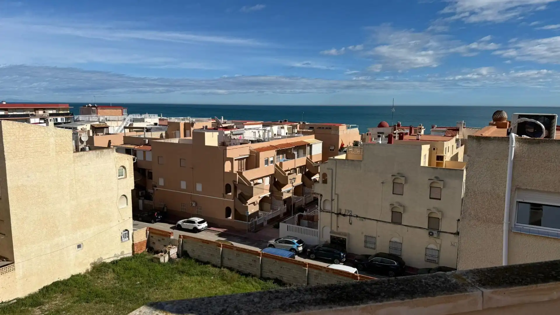 Vista exterior de Apartament en venda en Torrevieja amb Aire condicionat i Terrassa