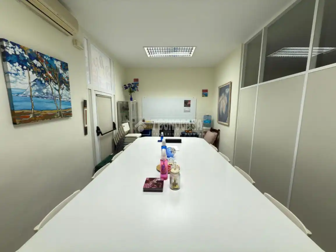 Office for sale in Madrid
