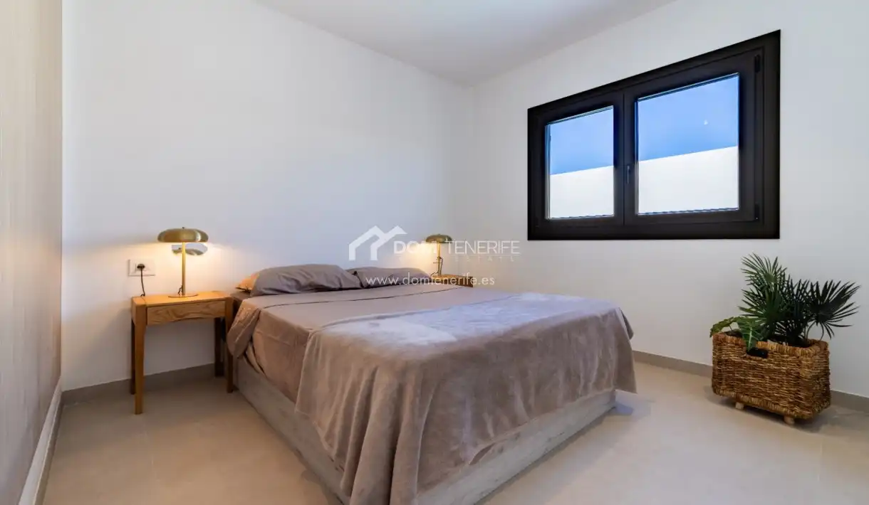 Dormitori de Casa o xalet en venda en Granadilla de Abona amb Terrassa, Piscina i Moblat