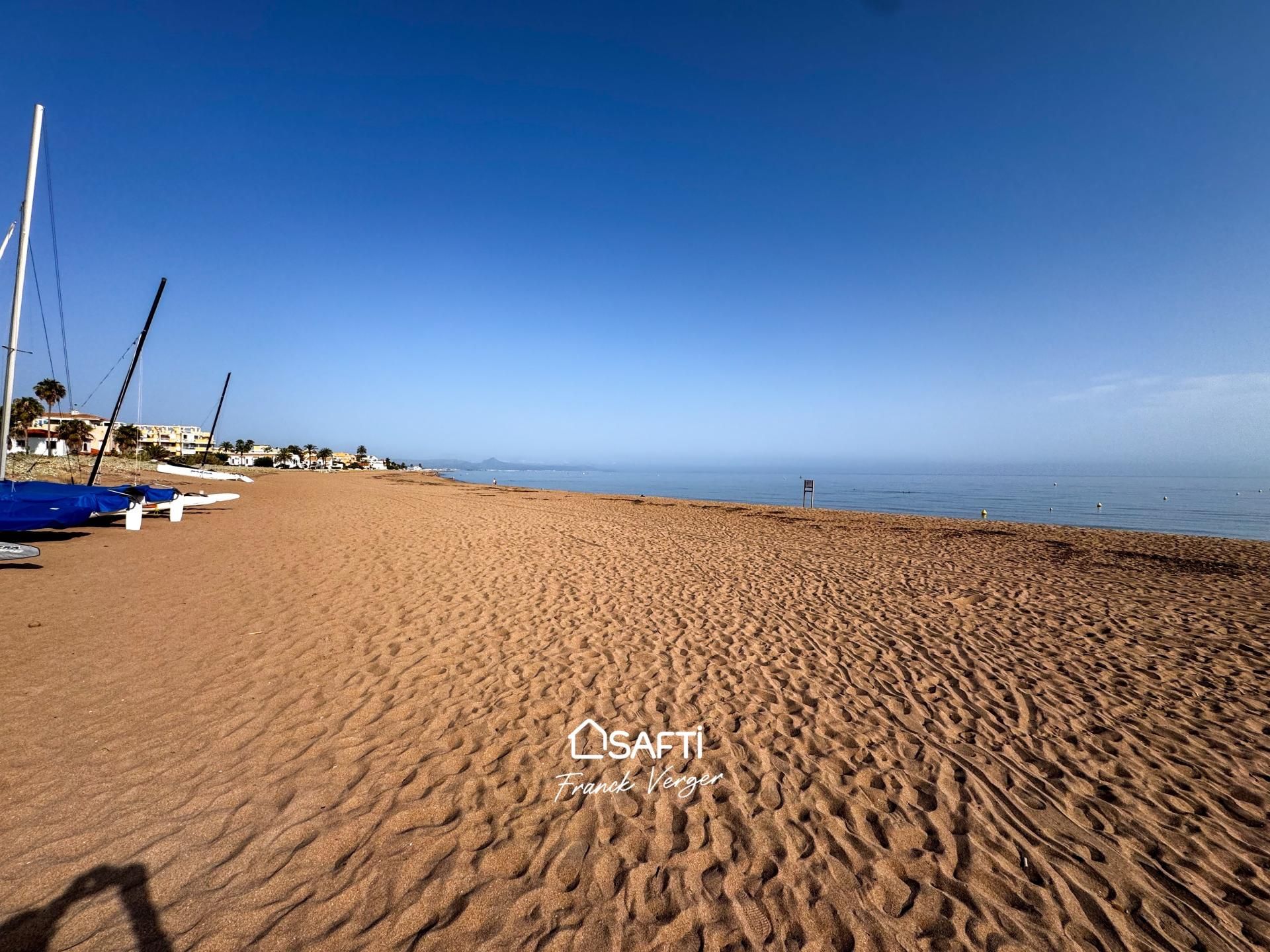 Vista exterior de Piso en venta en Dénia con Calefacción, Terraza y Piscina comunitaria