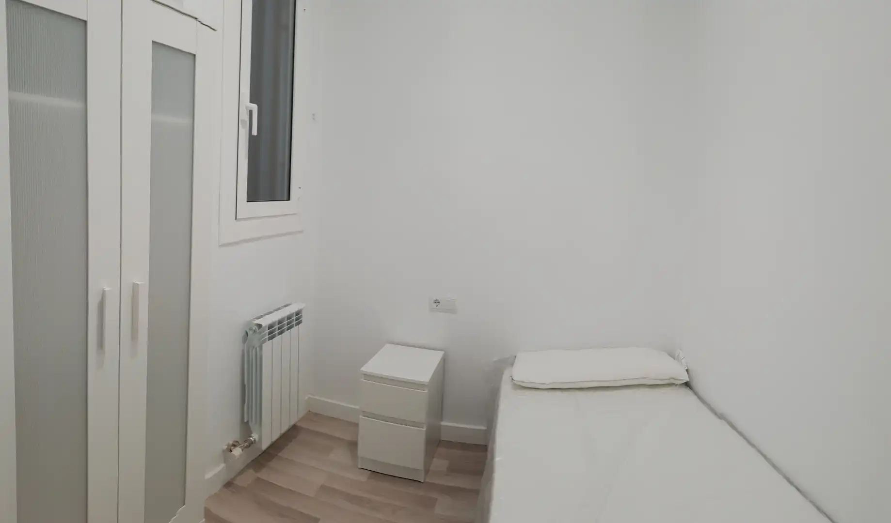 Habitación de Piso para compartir en Lleida con Parquet, Amueblado y Internet