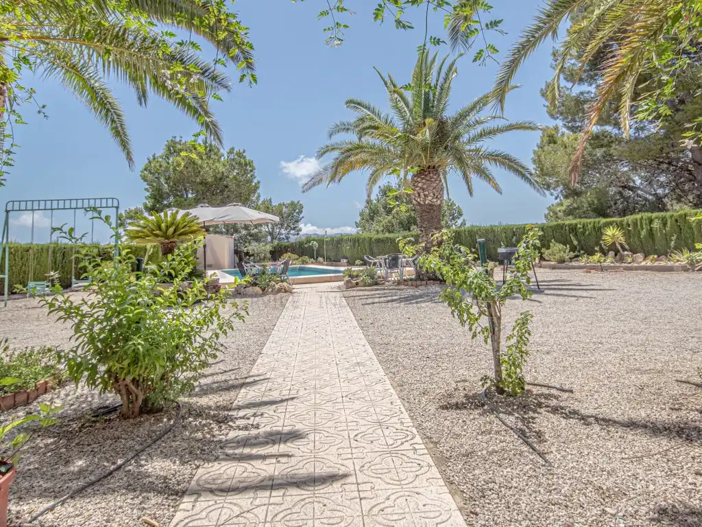 Jardí de Casa o xalet de lloguer en La Nucia amb Piscina
