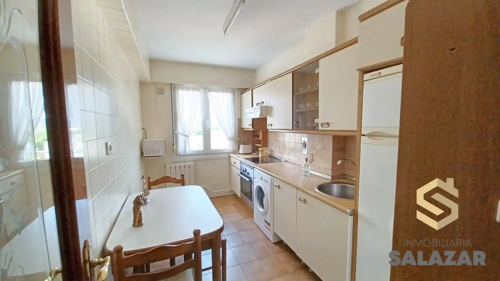 Cocina de Piso de alquiler en Bilbao  con Calefacción y Balcón