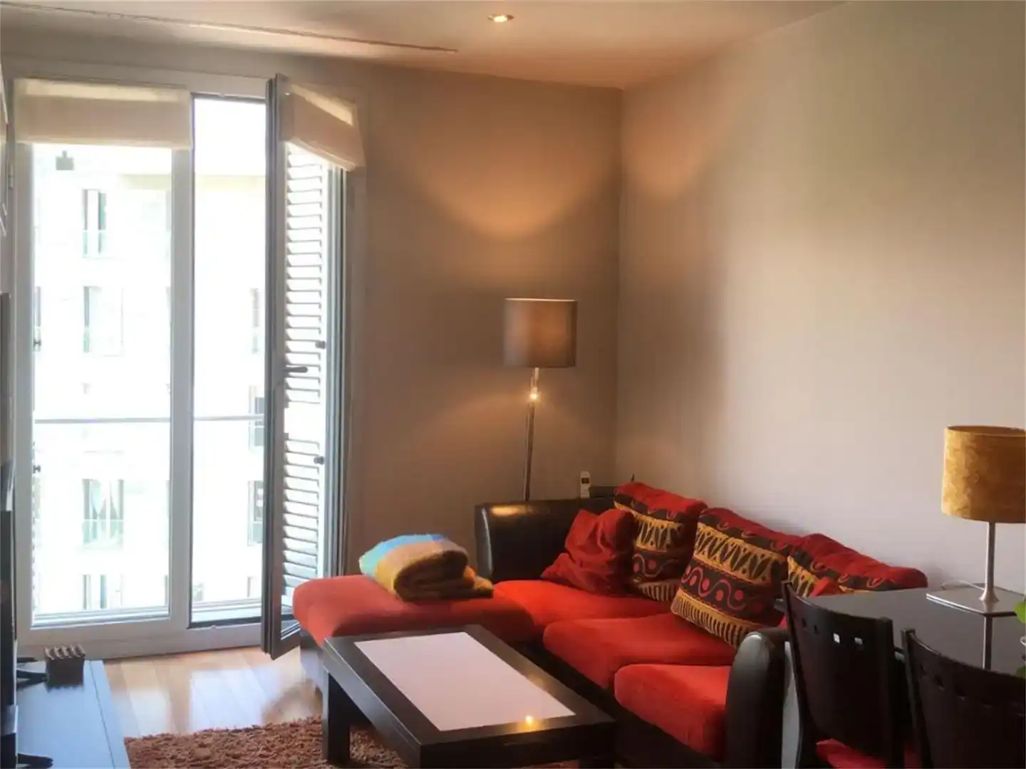 Sala d'estar de Apartament en venda en Bilbao  amb Aire condicionat i Balcó