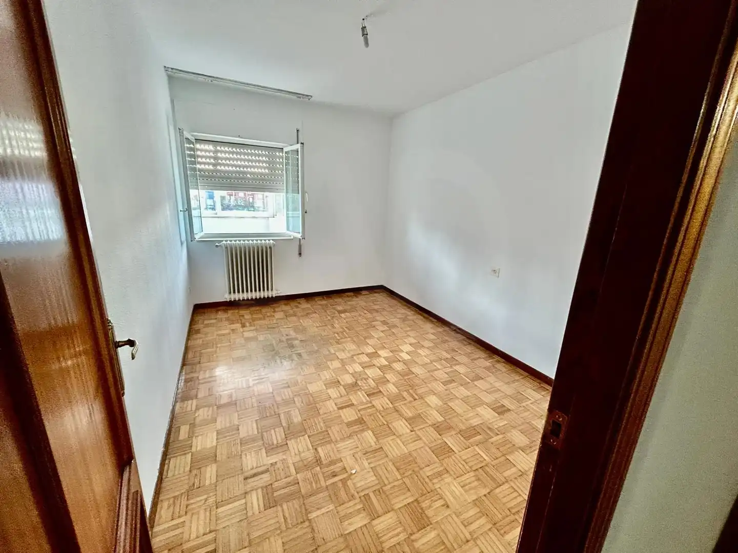 Habitación de Ático en venta en La Bañeza  con Calefacción y Terraza