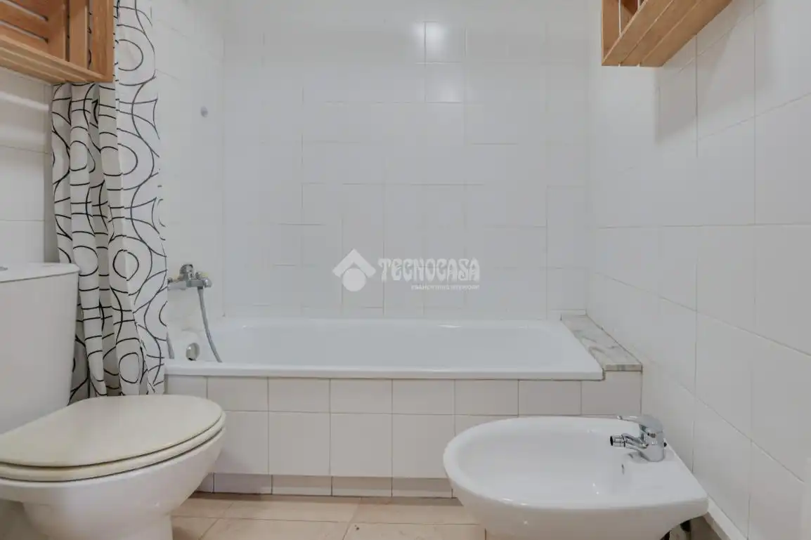Bany de Pis en venda en Sabadell amb Aire condicionat i Balcó