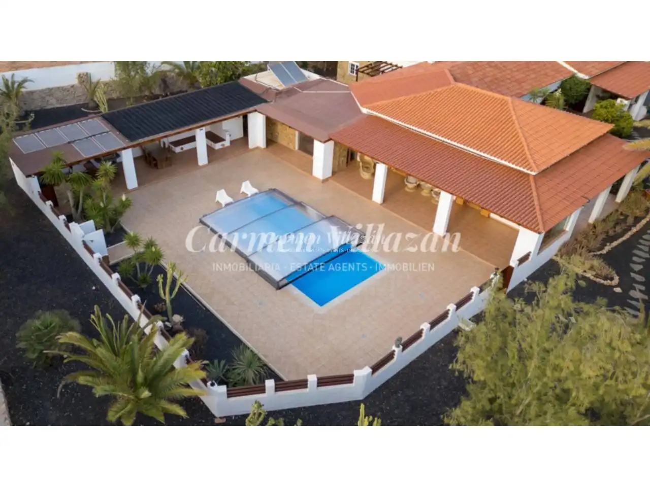 Exterior view of Houses for sale in Antigua  with Heating, Private garden and Terrace
