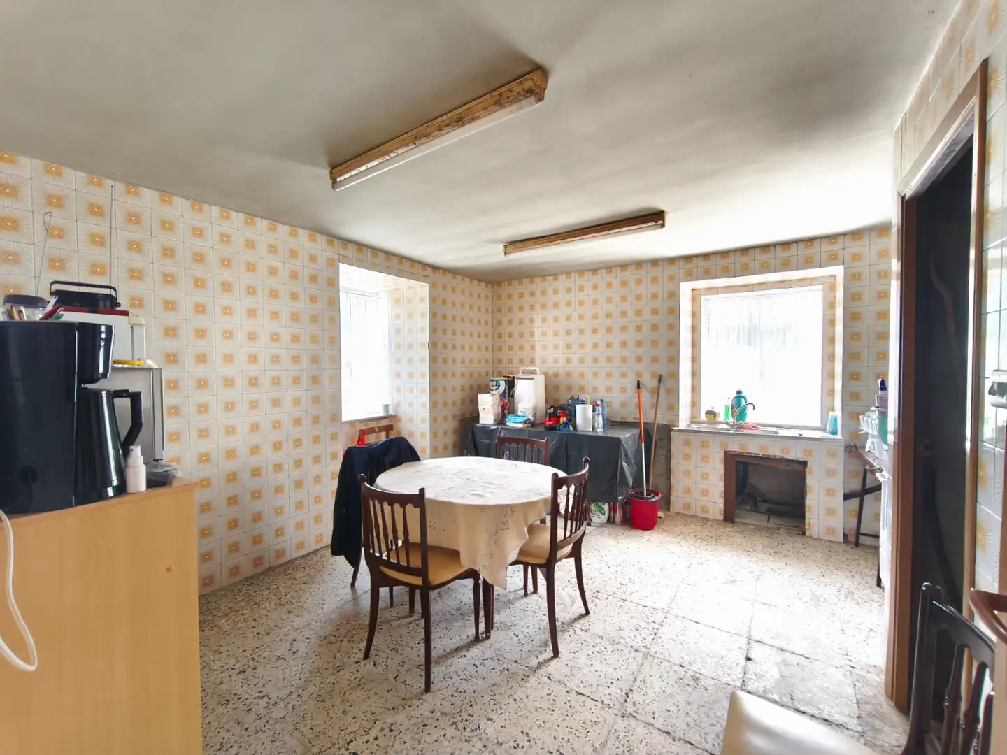Cuina de Casa o xalet en venda en Santiago de Compostela  amb Jardí privat, Terrassa i Traster