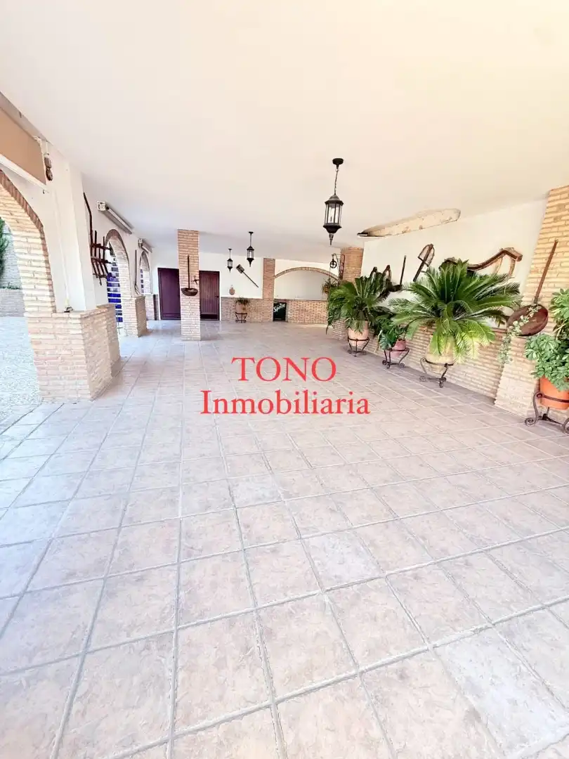 Detached house with terrace for sale in Calle Adriano 12, imagen 8