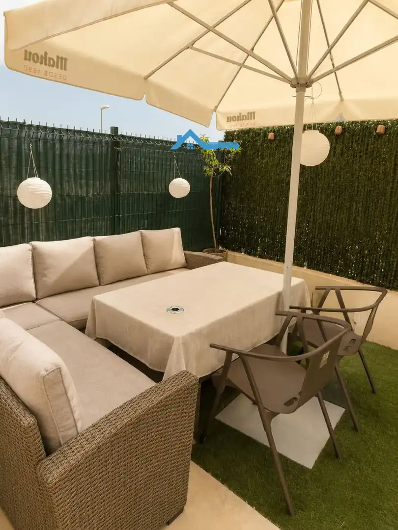 Bajo con piscina en venta en Montebello - Nou Espai