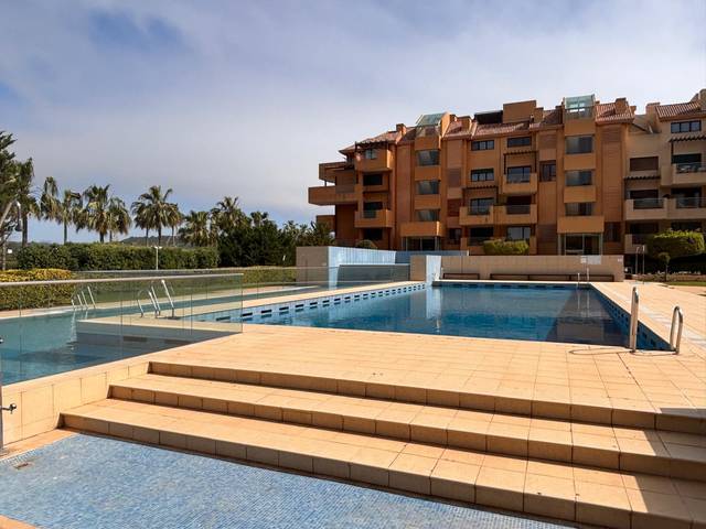Piso en Venta en Puerto de Sotogrande - La Marina