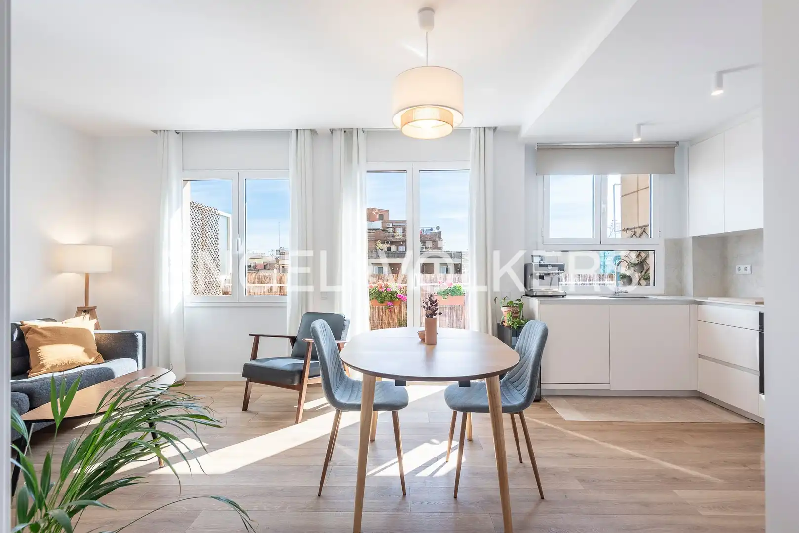 Exterior view of Flat for sale in Barcelona  with Air Conditioner, Heating and Parquet flooring