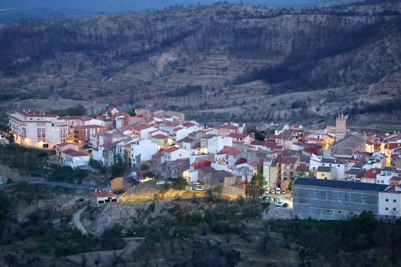 Vista exterior de Casa adosada en venda en Toràs amb Calefacció, Jardí privat i Terrassa