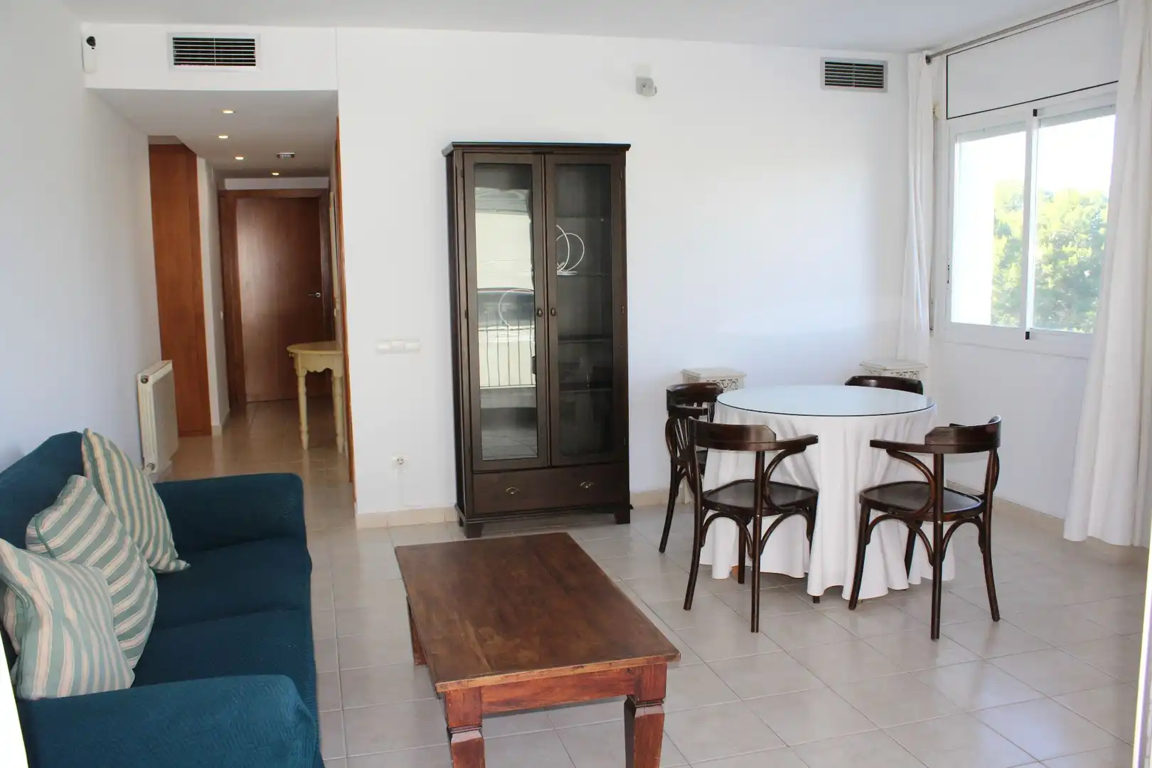 Sala de estar de Apartamento en venta en Sitges con Calefacción y Piscina comunitaria