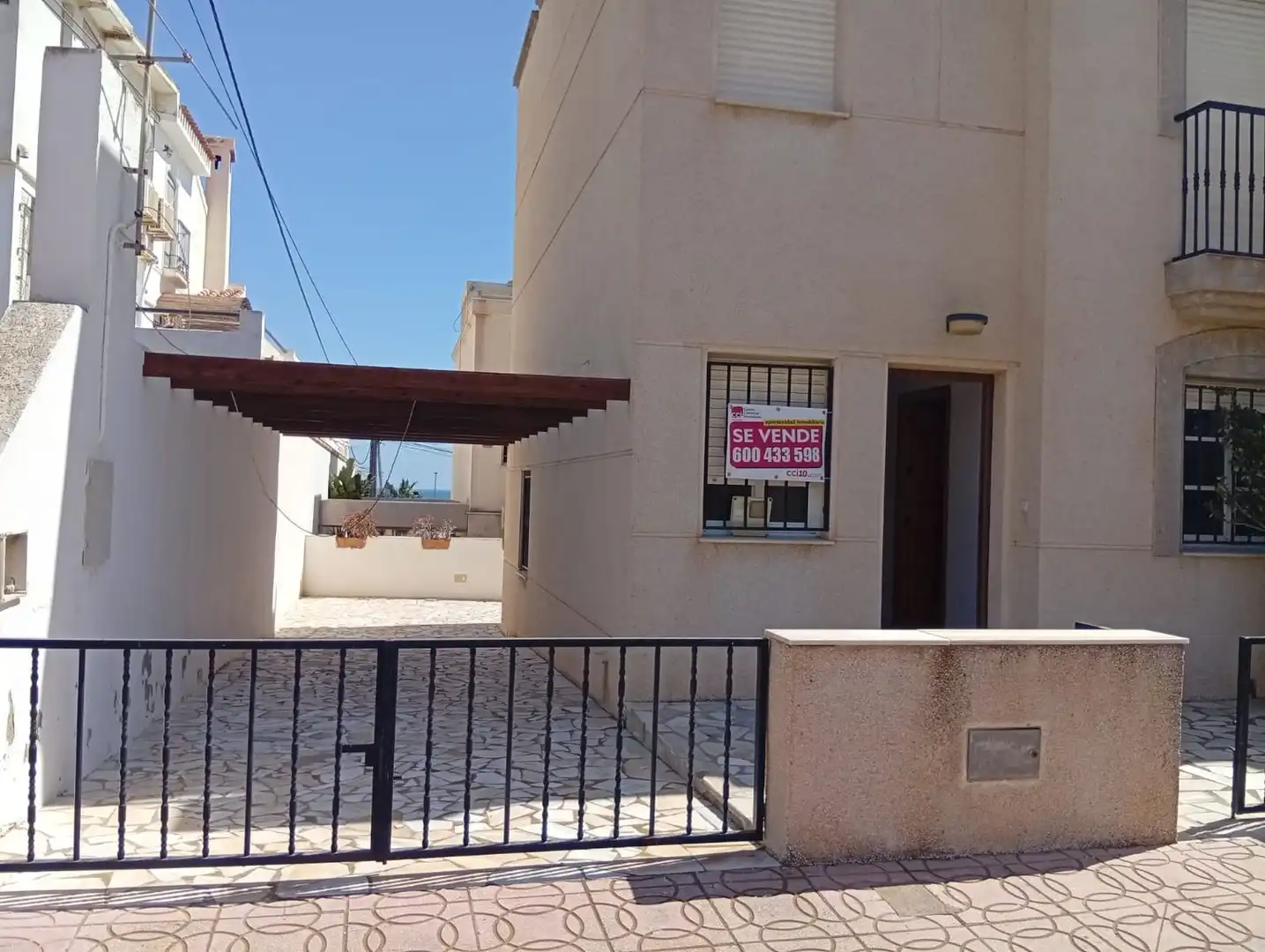 Vista exterior de Casa o xalet en venda en Garrucha amb Terrassa