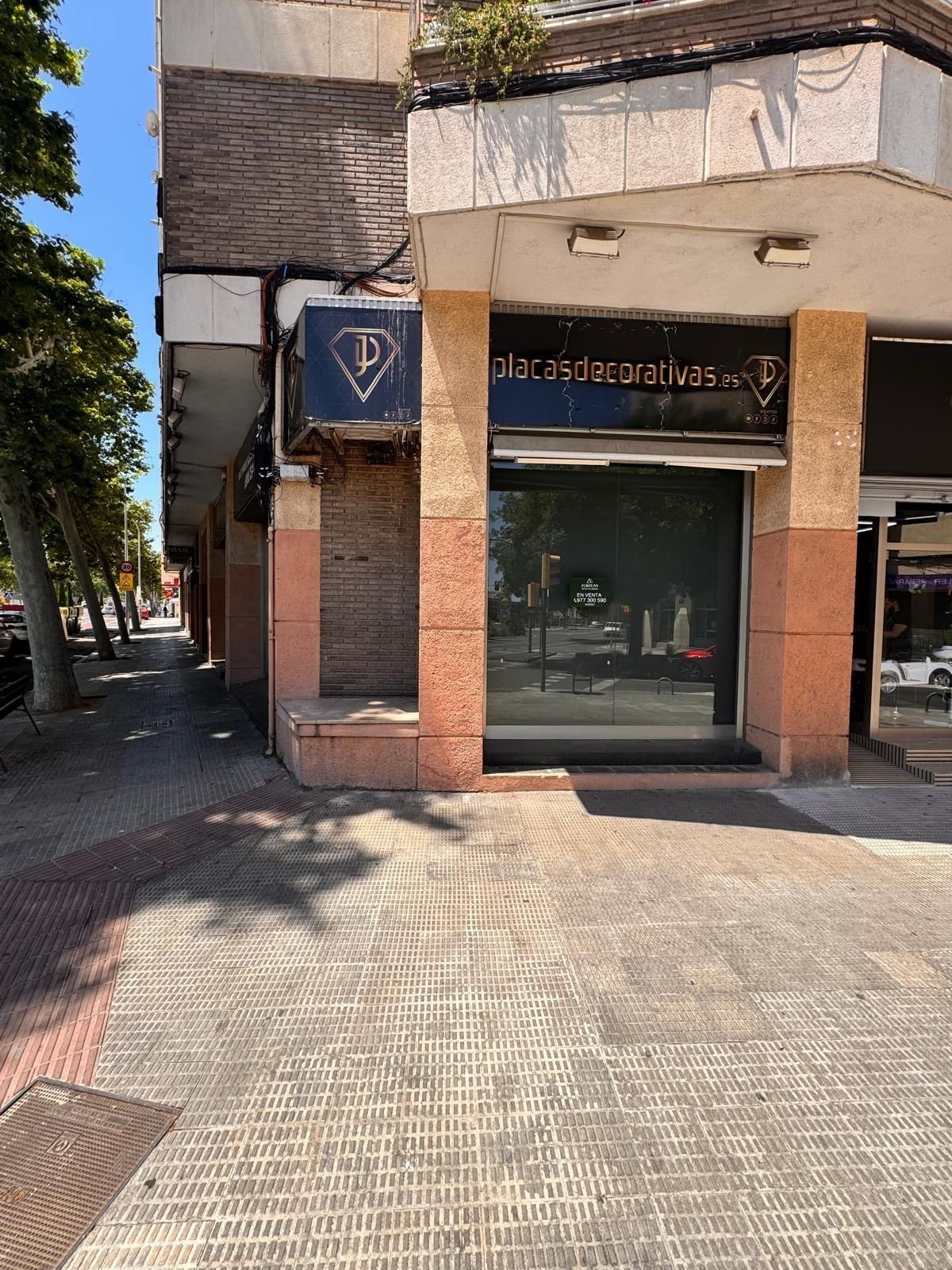 Exterior view of Premises for sale in Reus