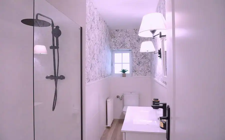 Bany de Casa o xalet en venda en Torrelodones amb Aire condicionat, Calefacció i Jardí privat