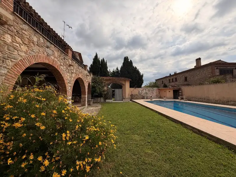 Casa con terraza en venta en Carrer de Figueres, imagen 5