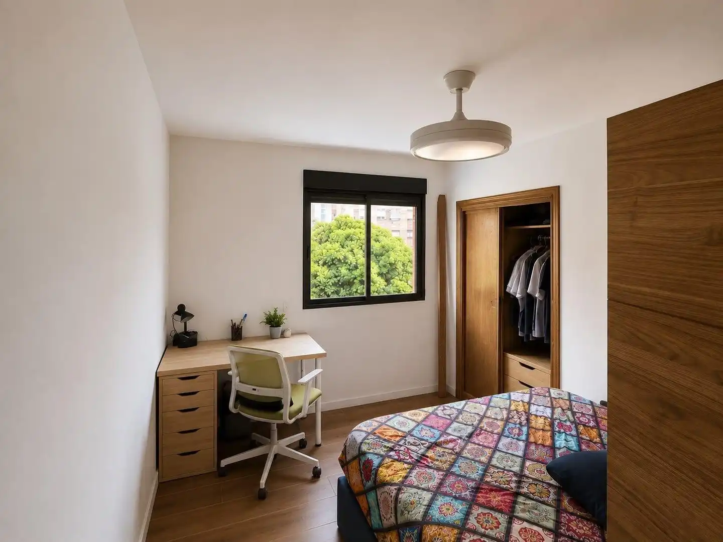Bedroom of Flat for sale in Valencia  with Heating, Furnished and Balcony