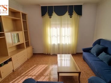 Casa con balcón en venta en Cabezarrubias del Puerto