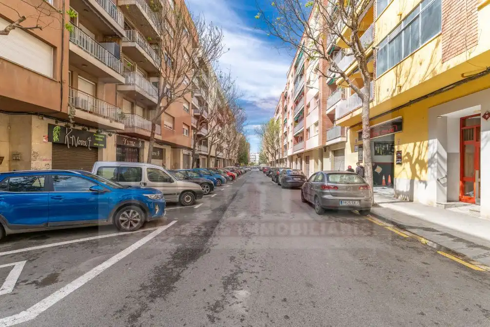 Vista exterior de Pis en venda en Reus amb Balcó