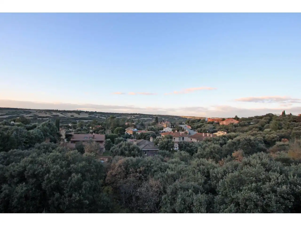 Vista exterior de Casa o xalet en venda en Valdeaveruelo amb Calefacció, Jardí privat i Terrassa