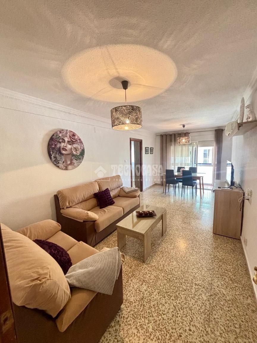 Living room of Flat to rent in  Granada Capital  with Balcony