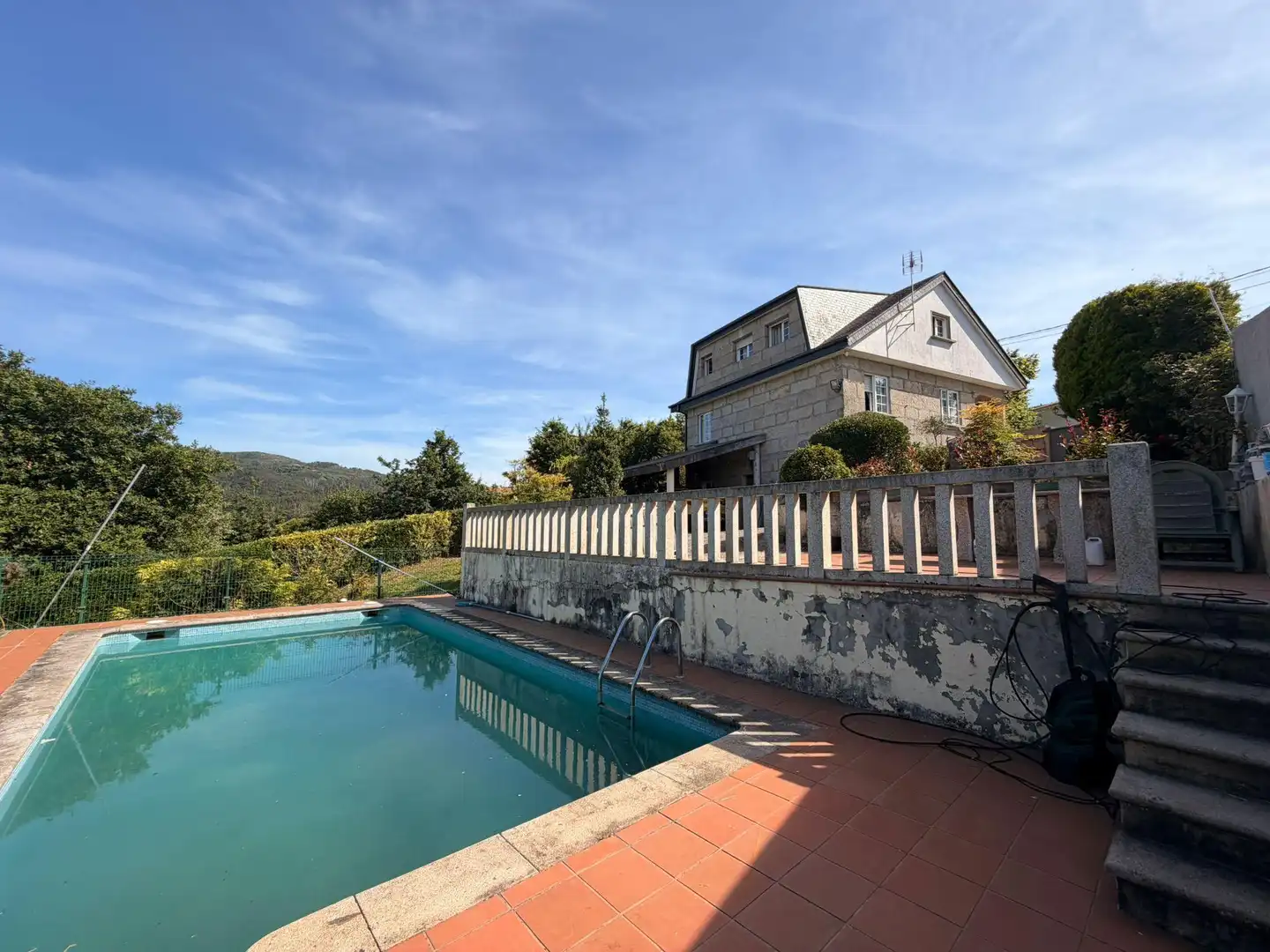 Swimming pool of Houses for sale in Vigo 