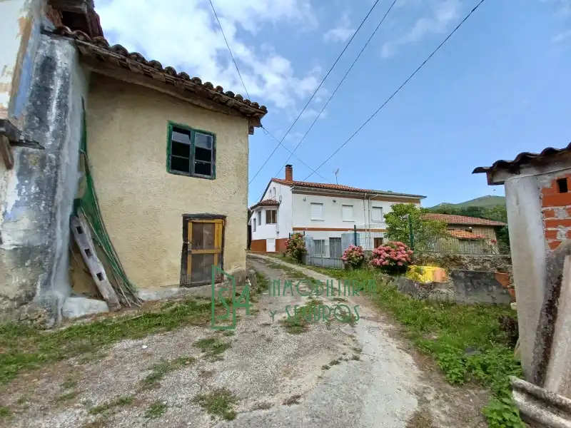 Außenansicht von Einfamilien-Reihenhaus zum Verkauf in Oviedo  mit Privatgarten, Möbliert und Ofen