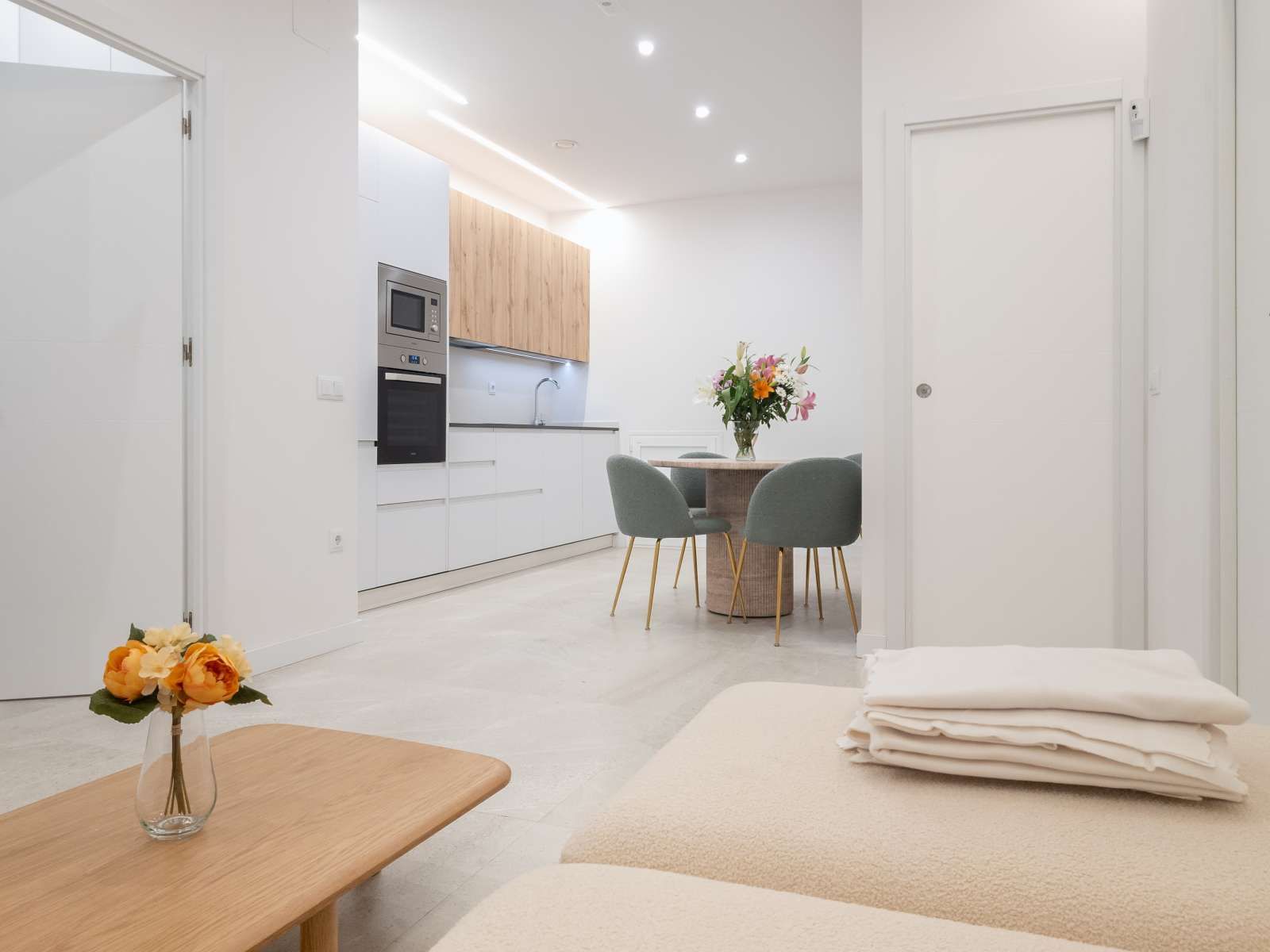 Cuina de Apartament per a compartir en  Madrid Capital amb Aire condicionat i Terrassa