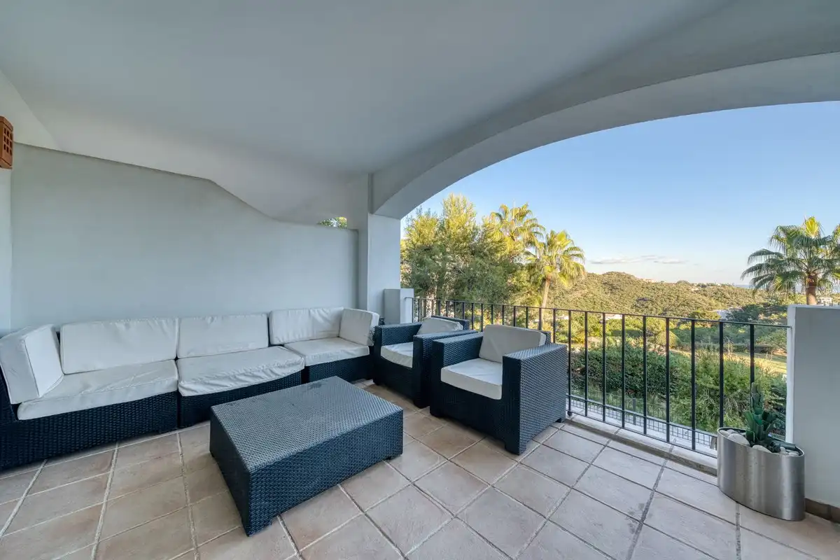 Terraza de Apartamento en venta en Benahavís con Aire acondicionado, Terraza y Piscina comunitaria