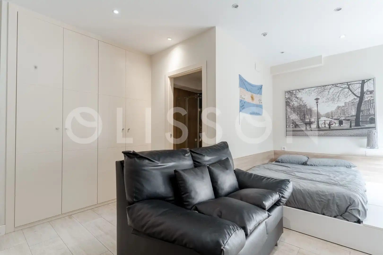Living room of Detached homes for sale in Madrid  with Air Conditioner, Heating and Private garden